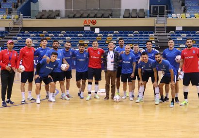Azərbaycan yığması Qazaxıstanla matçdan öncə son məşqinə çıxdı