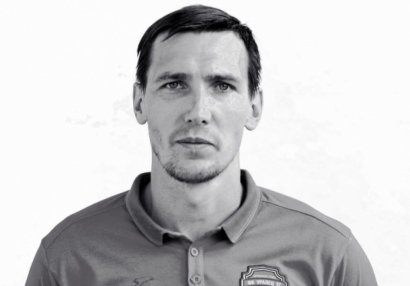 Rus futbolçular qəzaya düşdü - Biri öldü, o biri isə...