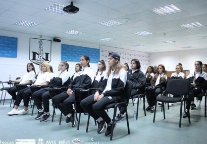 “Neftçi”nin məşqçi və futbolçu heyəti üçün seminar