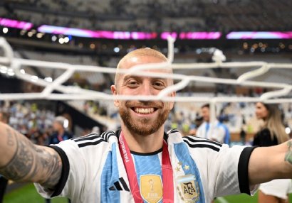 Dünya çempionu futboldan uzaqlaşdırıldı
