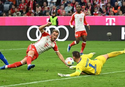 “Bayern”dən 8 qolluq darmadağın