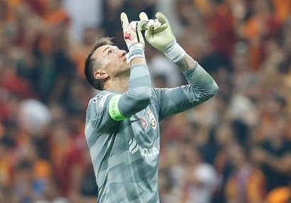 Muslera tarixi rekordu yeniləyə biləcəkmi?