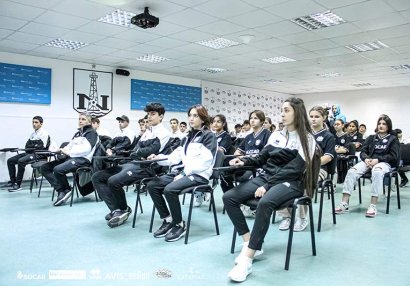 “Neftçi”nin akademiya komandaları üçün seminar keçirildi