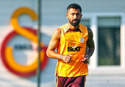 “Qalatasaray”da növbəti ayrılıq