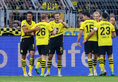 Alman nəhəngi iki futbolçusunu itirdi