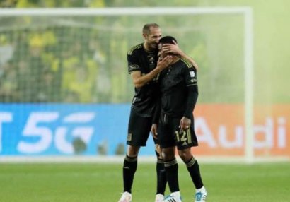 “Yuventus”un əfsanəsi futbolla vidalaşdı