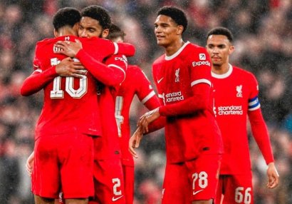 “Liverpul” yarımfinalda