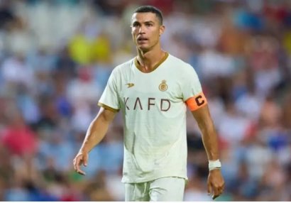 Ronaldu yalnız onlardan geri qalır
