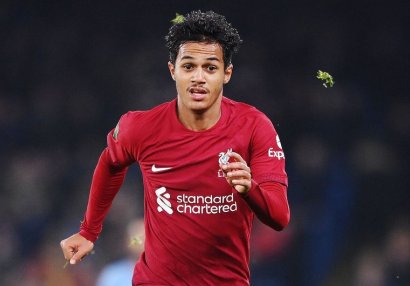 “Liverpul” futbolçusunu yenidən icarəyə verdi