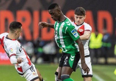 Braziliya futbolu tarixinin ən bahalı transferi baş tutdu - Rekord məbləğ