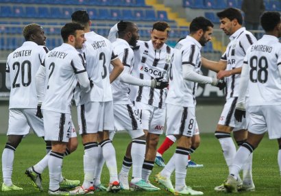 “Qarabağ”la oyundan əvvəl “Neftçi”də 2 itki