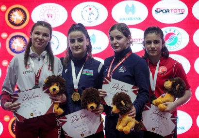 Azərbaycan güləşçilərindən Antalyada 10 medal