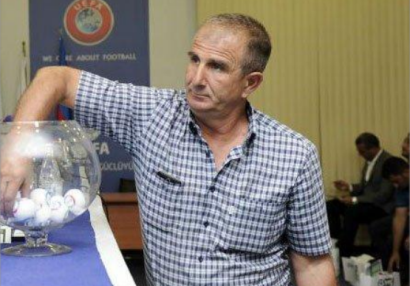 Baş məşqçi 16 futbolçu ilə birgə komandadan ayrıldı - Azərbaycanda
