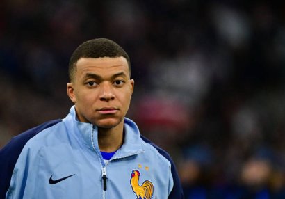 Mbappe Polşa ilə oyuna Polşa şirkətinin hazırladığı bu maskada çıxacaq - FOTO