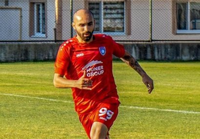 "Sabah" futbolçusu ilə yollarını ayırdı - Yeni klubu da bəllidir