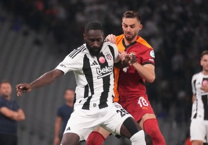 "Beşiktaş" "Qalatasaray"ı darmadağın edərək Superkuboku qazandı