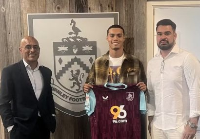 Ronaldinyonun oğlu "Barselona"nı İngiltərə klubuna dəyişdi - RƏSMİ