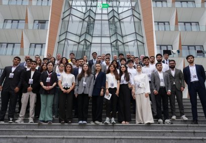 Fərid Qayıbov "Gənc idman liderləri" proqramının iştirakçıları ilə görüşdü