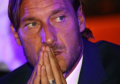 48 yaşlı Totti oynamaq üçün təklif aldı - Özü açıqladı