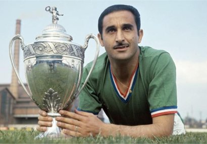 Əlcəzairin və Fransanın futbol əfsanəsi dünyasını dəyişdi