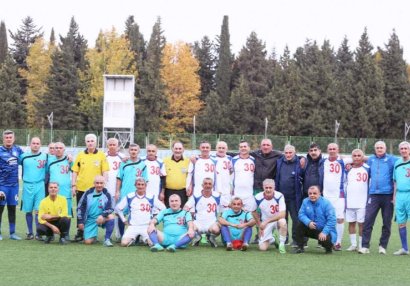 "Turan"la "Kəpəz"in əfsanələrinin oyununda 10 qol vuruldu