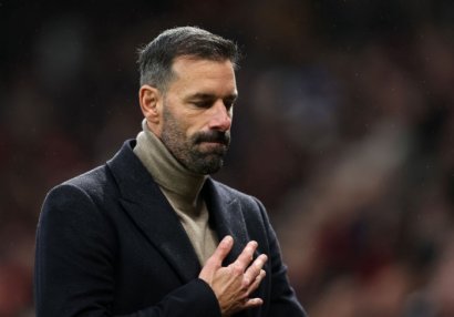 Rud van Nistelroy MY-dən ayrılarkən futbolçulara nə vəd edib?