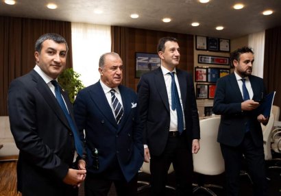 Terim Fərid Qayıbovla görüşdü
