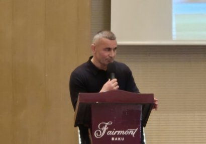 İlin ən yaxşı məşqçisi seçilən Qurban Qurbanov mükafatlandırıldı