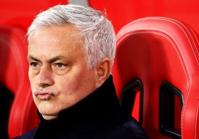 Mourinyu xəstəxanaya düşdü, əməliyyat olundu