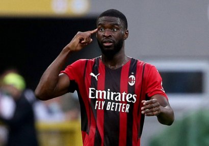 "Milan"ın mərkəz müdafiəçisi iş yerini dəyişmək üzrədir