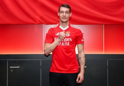 Andrea Belotti "Benfika"da - RƏSMİ
