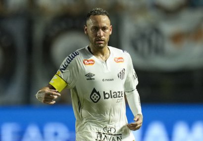 Neymar debüt matçından sonra sosial şəbəkədə coşdu