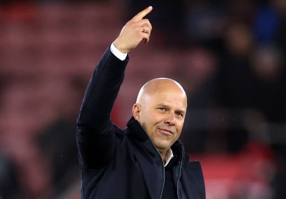 Arne Slot "Arsenal" ilə xal fərqinin 11-ə çatmasına belə münasibət bildirdi
