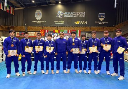 Boksçularımız Rumıniyada 9 medal qazandılar