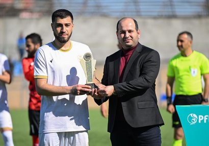 "Şəmkir"in futbolçusu mükafatlandırıldı