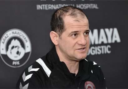 "20 futbolçu mübahisə edir, amma "qırmızı" yalnız Santosa göstərilir" - Elmar Baxşıyev