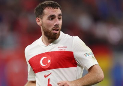 Orkun Kökçü Macarıstanla səfər matçında oynaya bilməyəcək