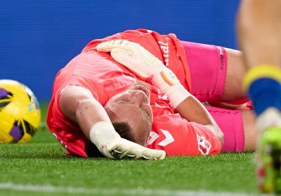 Rəqib futbolçu ilə toqquşan Sillessen əməliyyat edildi