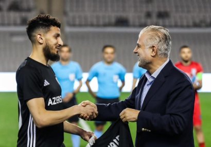 Tahir Gözəldən Zubirə xüsusi hədiyyə - FOTO