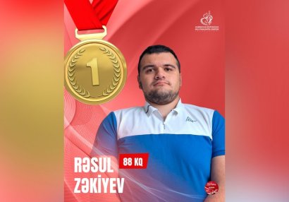 Azərbaycan parapauerliftinqçisi Dünya Kubokunda 2 qızıl medal qazandı