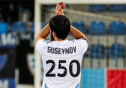 “Qarabağ”ın kapitanı yubiley oyununa çıxdı, tarixdə 6-cı futbolçu oldu