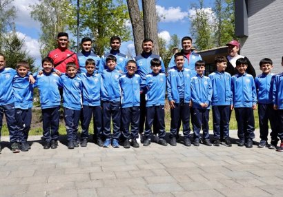 "Sabah"ın 10 yaşlıları beynəlxalq turnirə yollandı