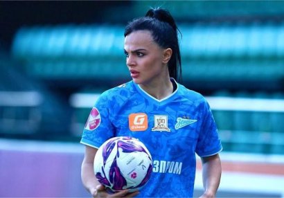Azərbaycanlı futbolçu Rusiyada yenə turun rəmzi yığmasına seçildi