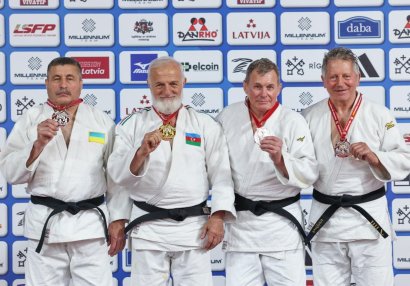 Fərhad Rəcəbli Avropa çempionatında qızıl medal qazandı