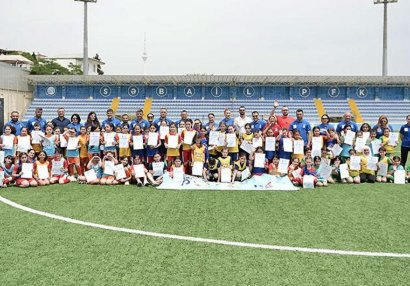 Bakıda UEFA-nın dəstəyi ilə futbol festivalı keçirildi