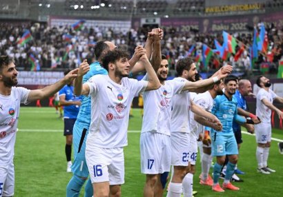 DÇ: Azərbaycan millisi dünya çempionunu yenib 1/4 finala yüksəldi
