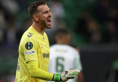 "Komanda "Çelsi"nin təzyiqini hiss etdi və ruhdan düşdü" - "Betis"in qapıçısı