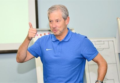 Frank De Blekere mövsümü dəyərləndirdi - "Məşqçilərə ucuz vərəqələr verilməsini istəmirəm"