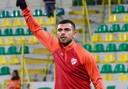 Azərbaycanlı futbolçu Türkiyə klubundan ayrıldı