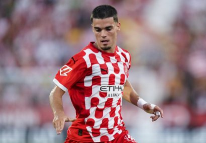 Çempion "Jirona"nın futbolçusu ilə güclənir